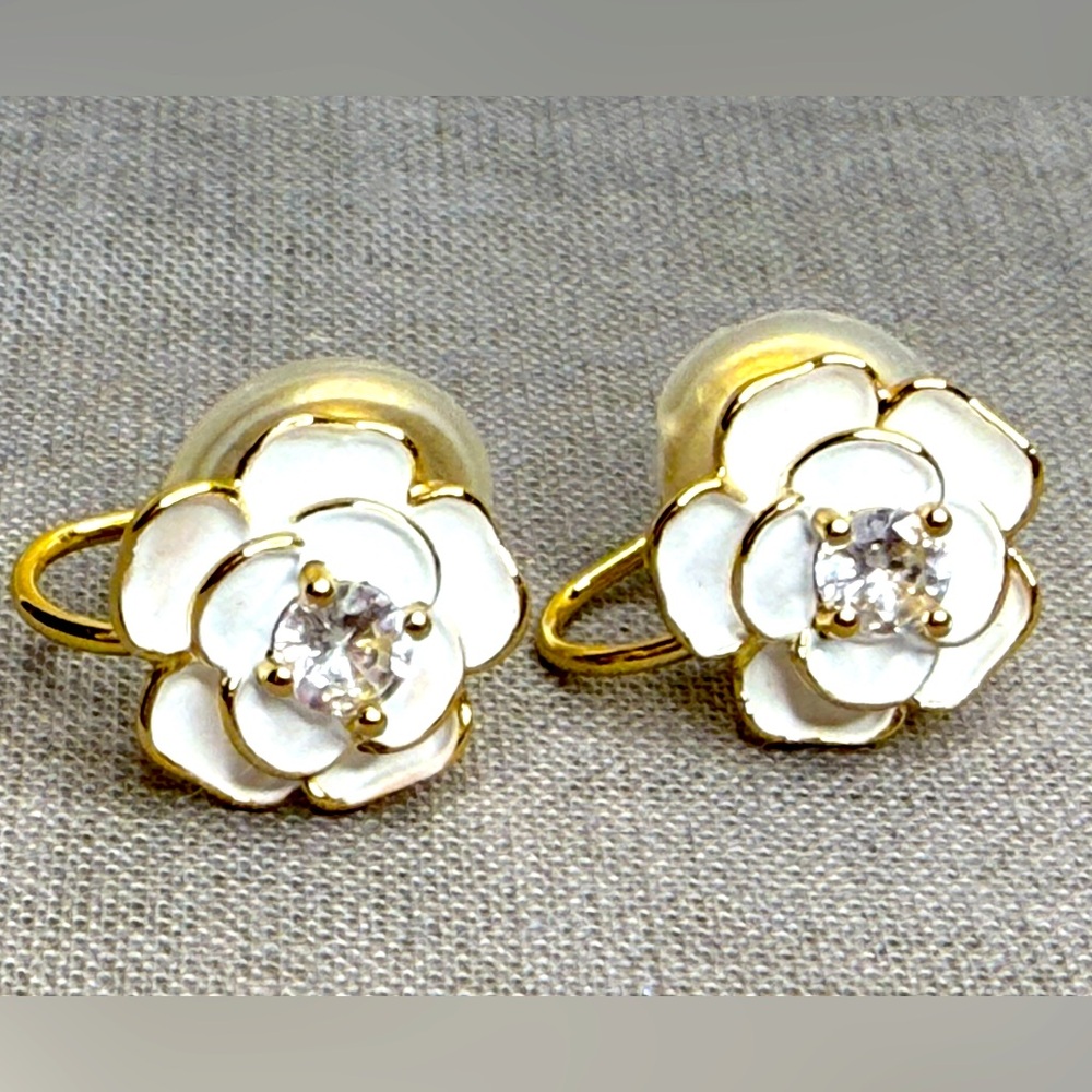 Eara Camellia Sparkle Clip-on Stud Earrings